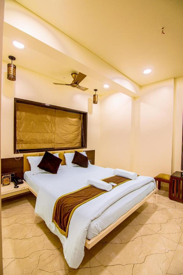 La Hotel Metro Near Bkc Mumbai Bagian luar foto