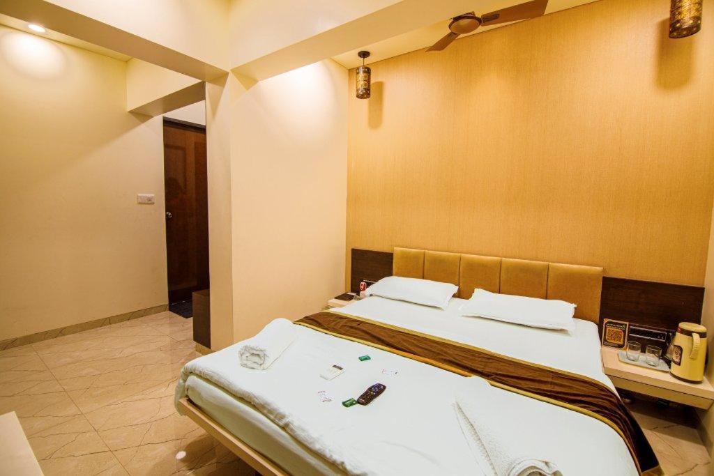 La Hotel Metro Near Bkc Mumbai Bagian luar foto