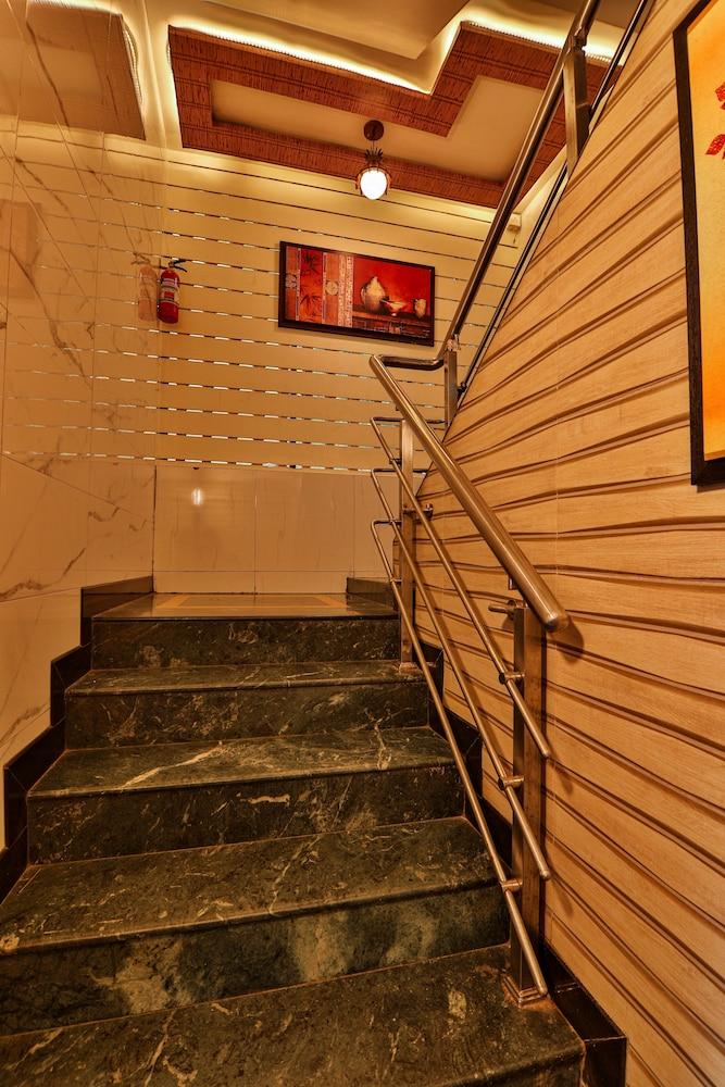 La Hotel Metro Near Bkc Mumbai Bagian luar foto