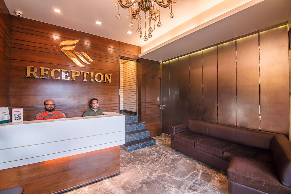 La Hotel Metro Near Bkc Mumbai Bagian luar foto