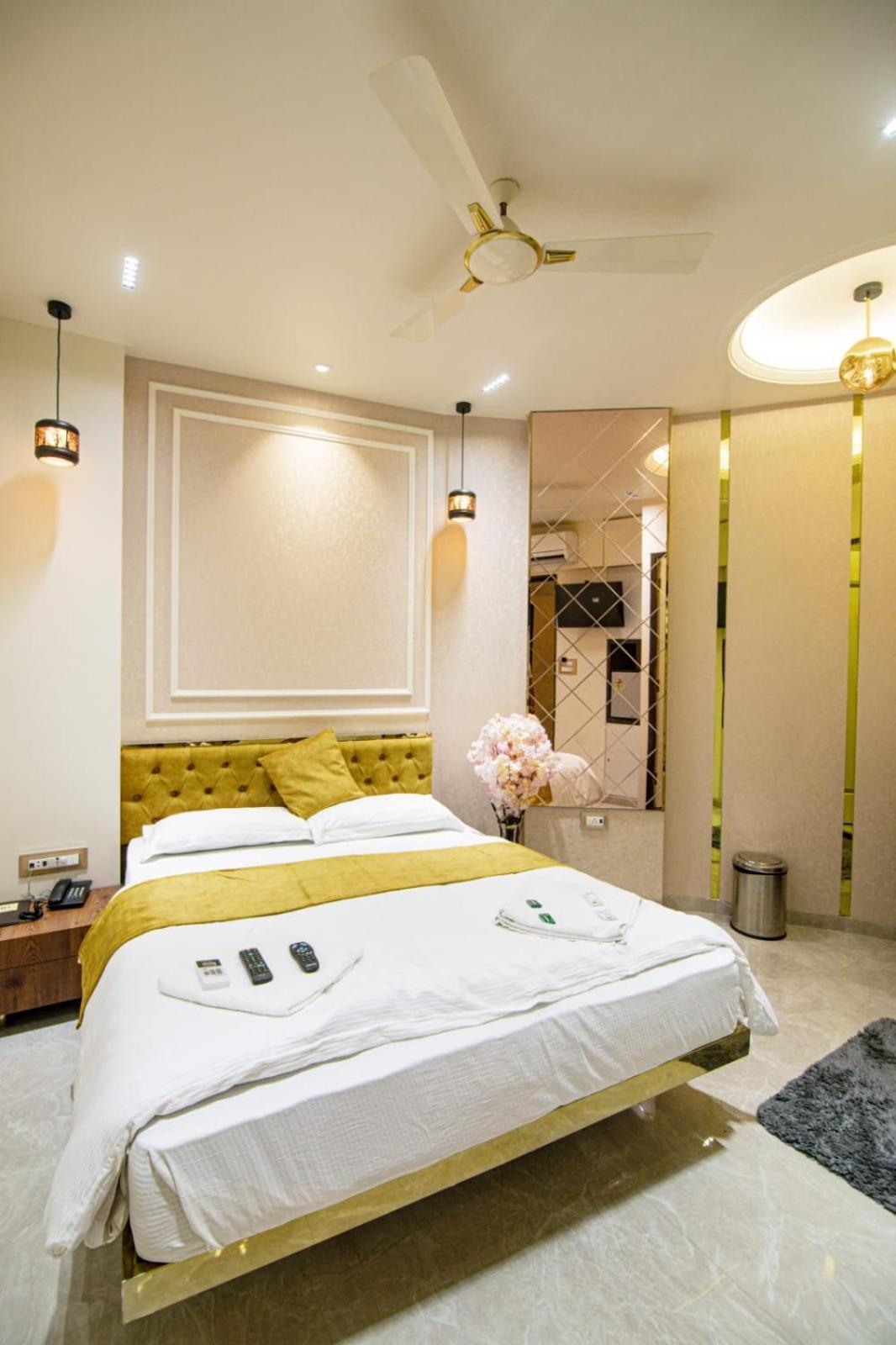 La Hotel Metro Near Bkc Mumbai Bagian luar foto
