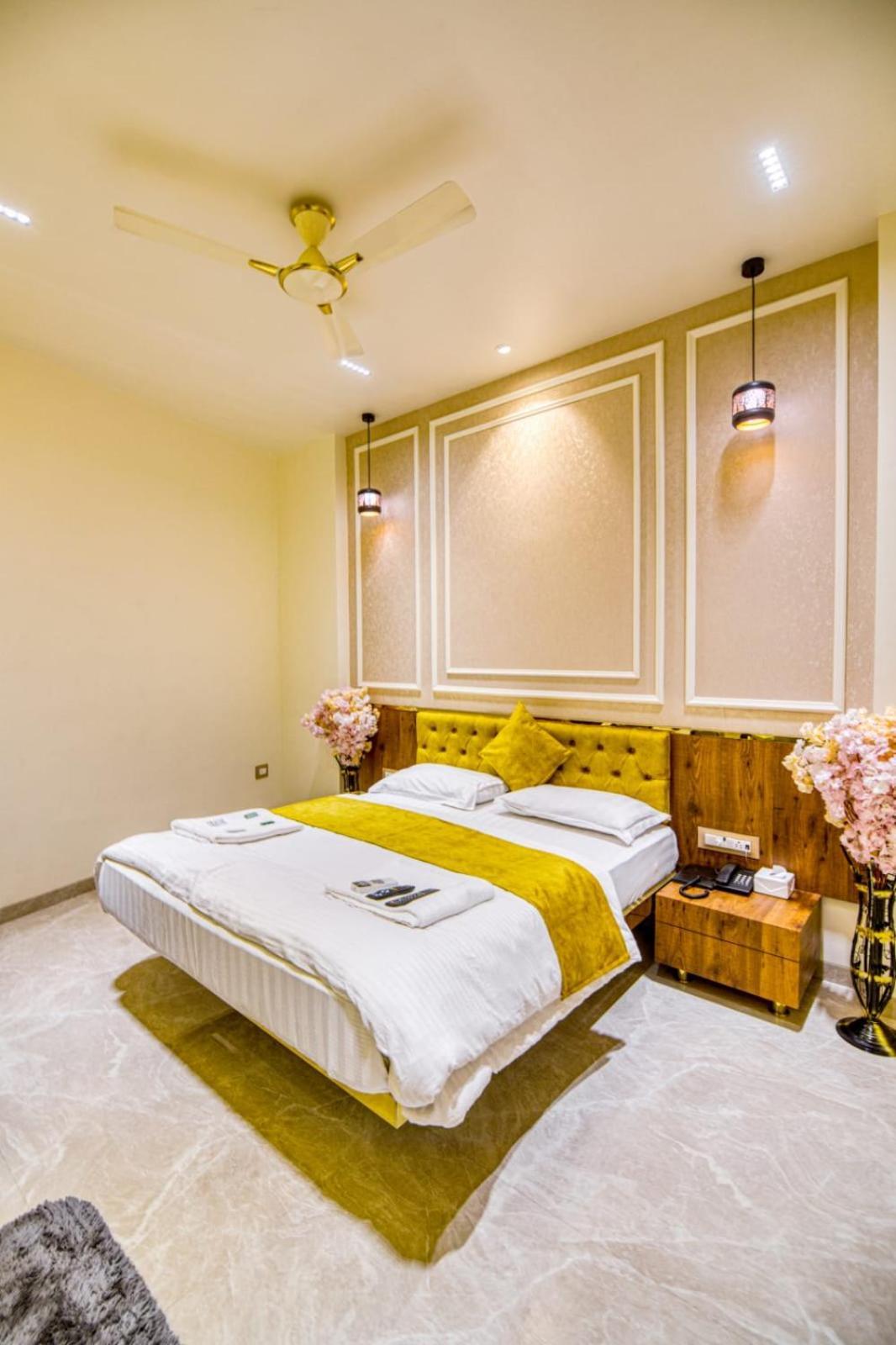 La Hotel Metro Near Bkc Mumbai Bagian luar foto