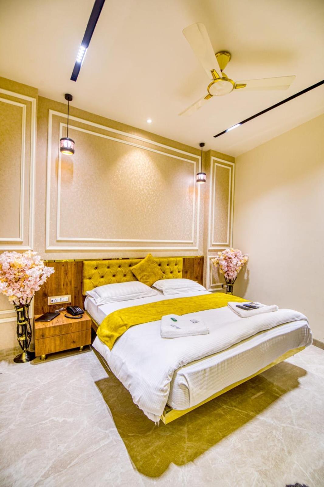La Hotel Metro Near Bkc Mumbai Bagian luar foto