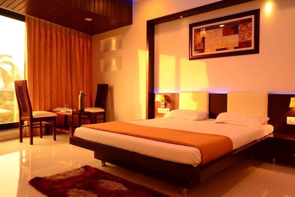 La Hotel Metro Near Bkc Mumbai Bagian luar foto