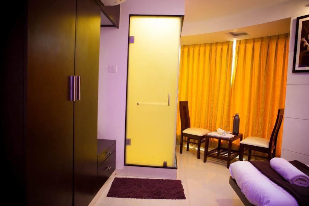 La Hotel Metro Near Bkc Mumbai Bagian luar foto